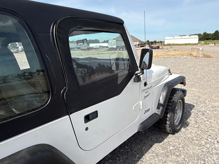 1997-jeep-wrangler-image-10