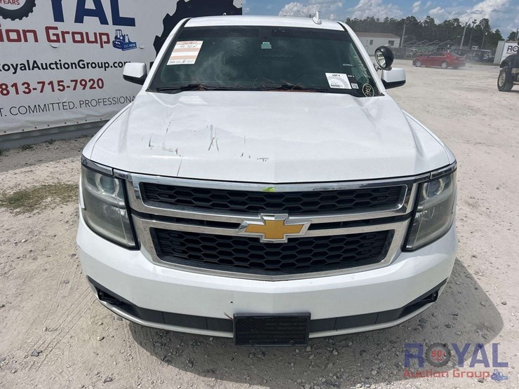 2016-chevrolet-tahoe-image-23