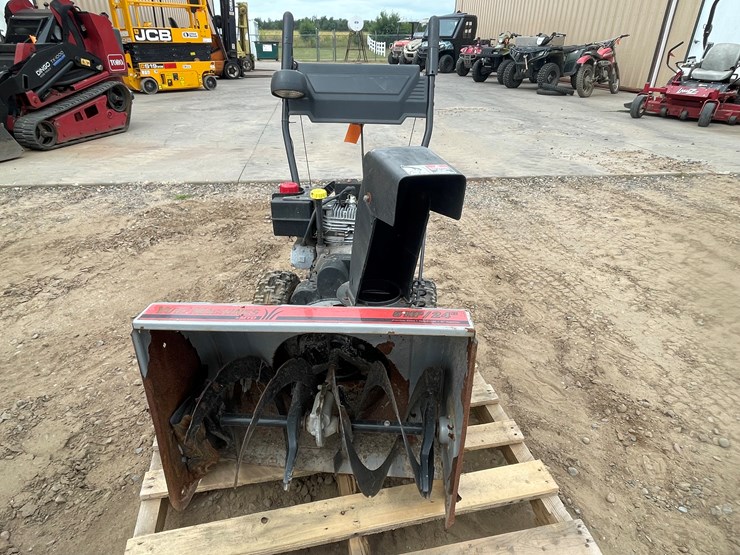 #9633-•-yard-machines-snowblower-image-3