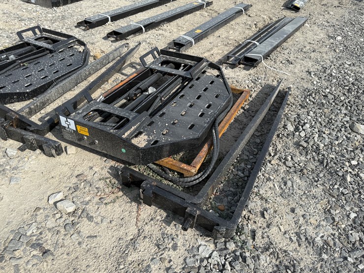 #2000-•-#26268-•-unused-giyi-60"-skid-steer-side-shift-fork-dcyhc2507193-image-4