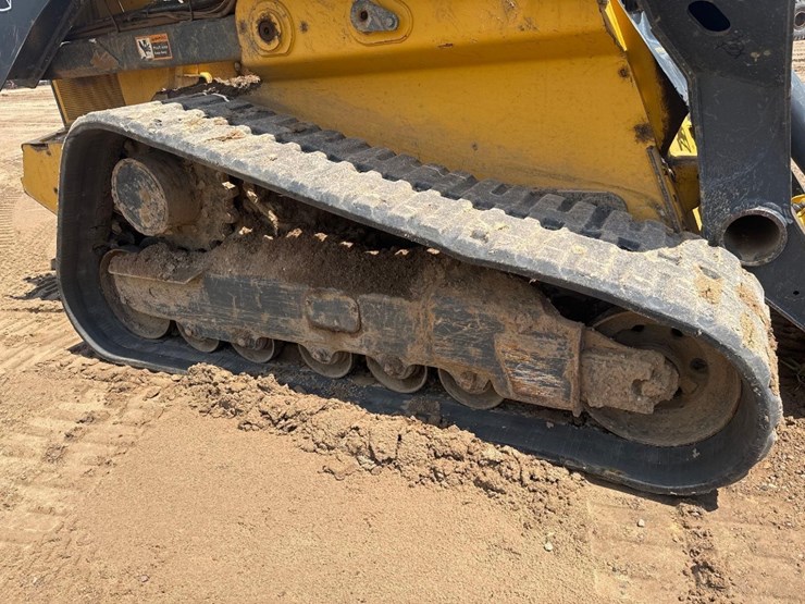 2020-deere-331g-image-12