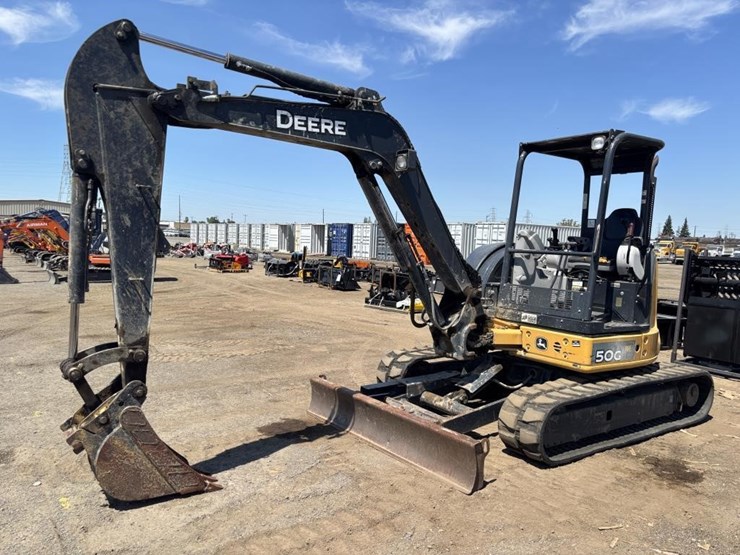 2016-deere-50g-image-1