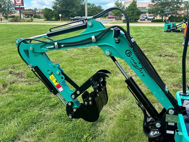 2025-cfg-industrial-h15r-mini-excavator-...-unused-...-brand-new-battery-installed-image-3