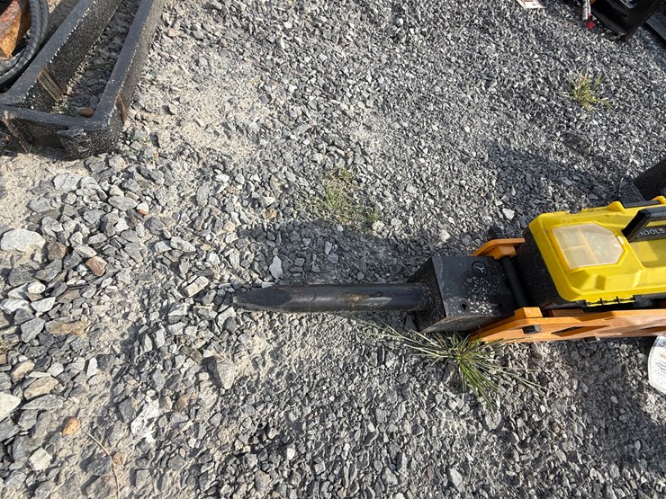 #2000-•-#26320-•-unused-giyi-skid-steer-breaker-psc6802507144-image-5