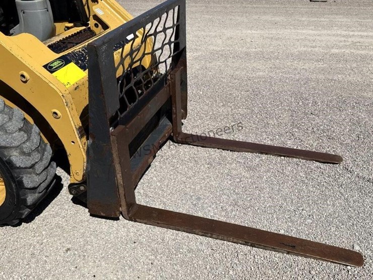 caterpillar-216-image-14