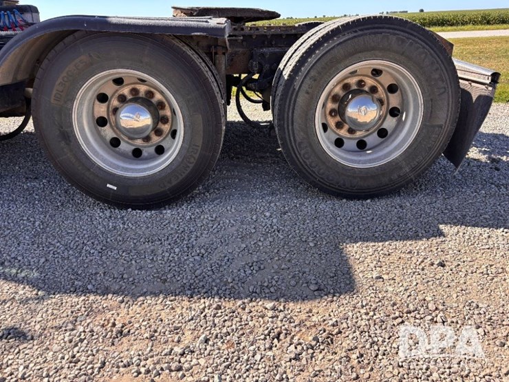 2005-kenworth-t800-image-30