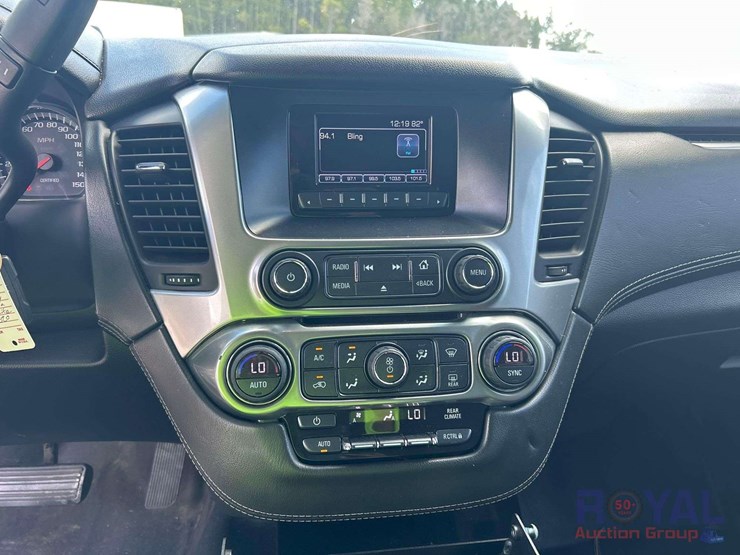 2017-chevrolet-tahoe-image-16