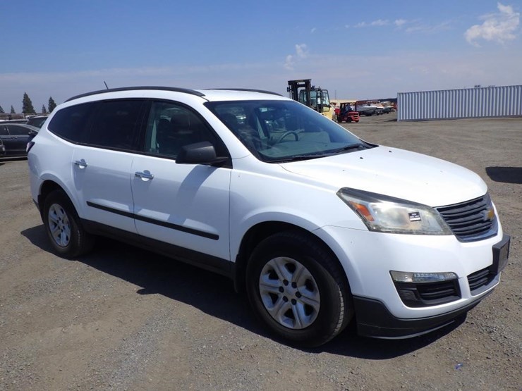 2016-chevrolet-traverse-image-2
