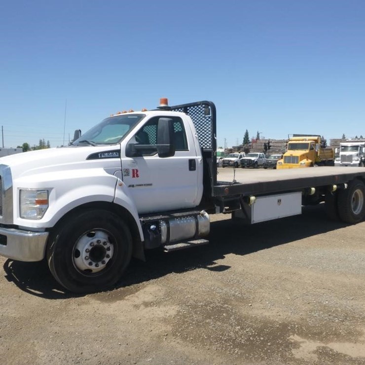 2017 FORD F650