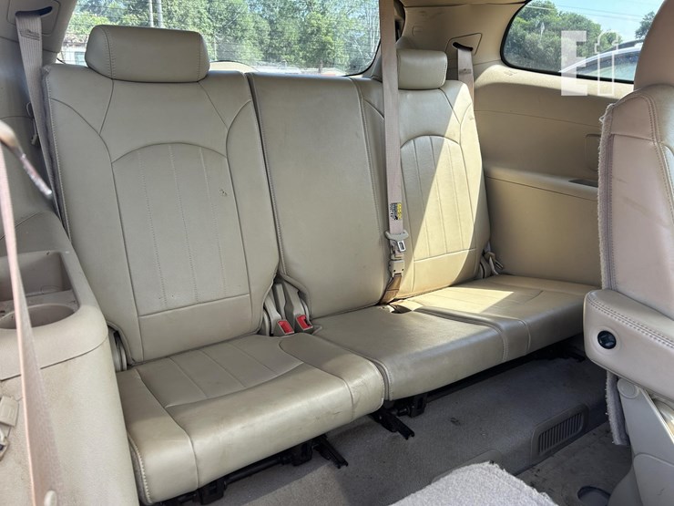 2011-buick-enclave-image-25