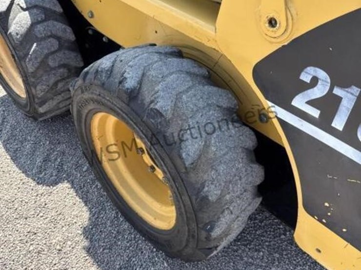 caterpillar-216b-image-10