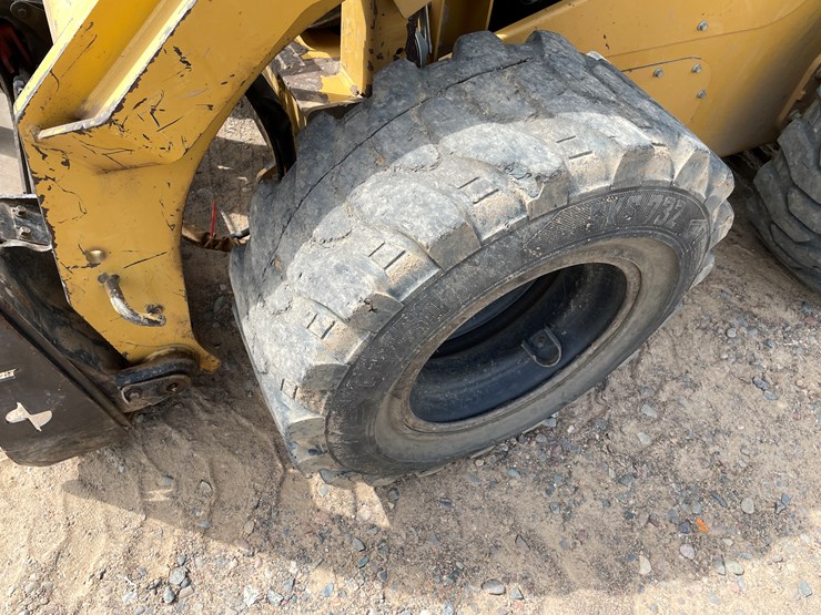 2014-caterpillar-262d-image-7
