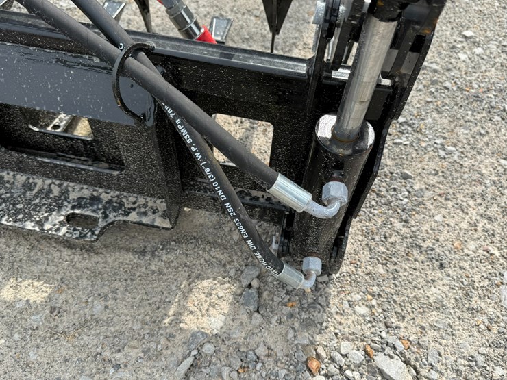 #230-•-#26337-•-unused-giyi-mini-skid-steer-curbed-log-grabber-cxhxzmq507143-image-7