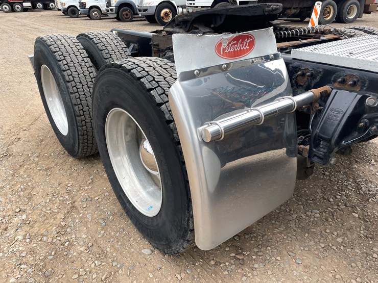 2013-peterbilt-386-image-8