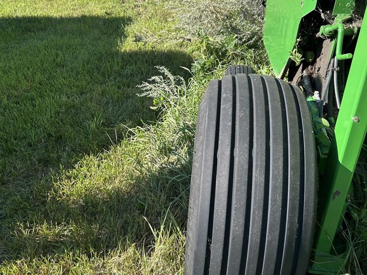 2003-john-deere-567-image-23