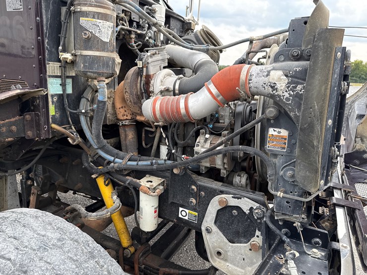 peterbilt-340-image-10