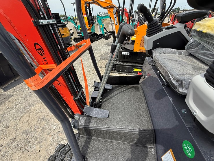 #220-•-#26484-•-unused-cfg-mx15rx-mini-excavator-image-24