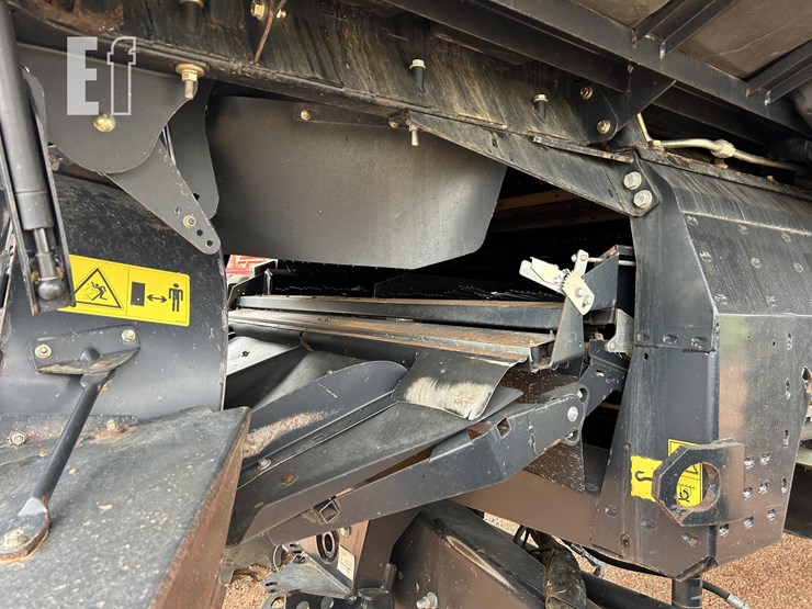 2015-case-ih-8240-image-112