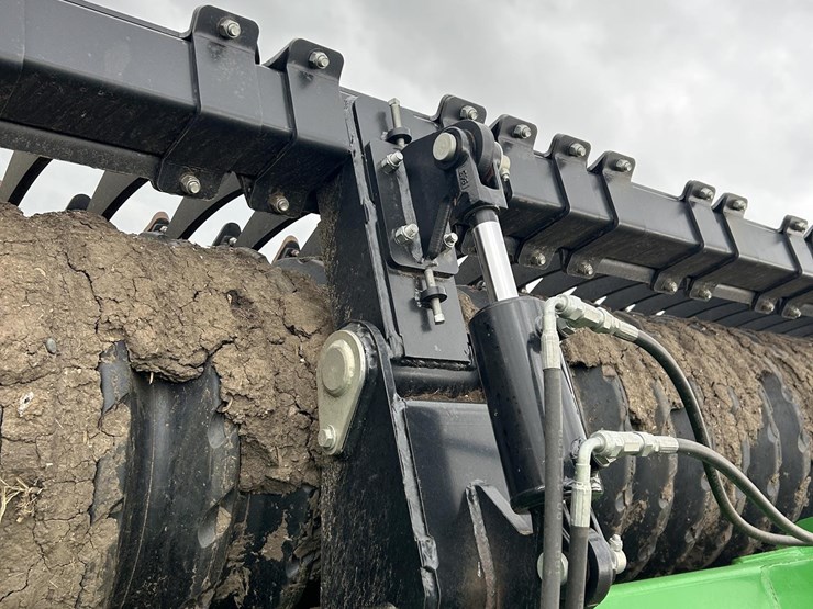 2021-john-deere-2680h-image-38