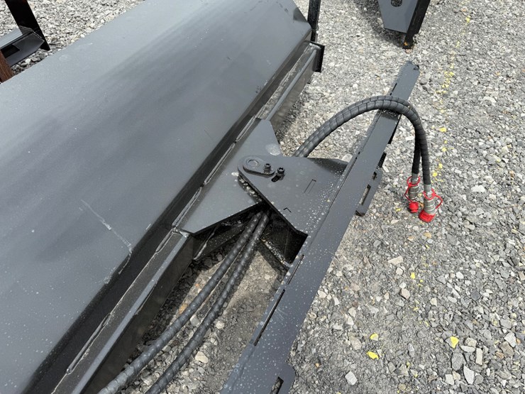 #2000-•-#26269-•-unused-giyi-77"-skid-steer-sweeper-dqsj250726-image-7