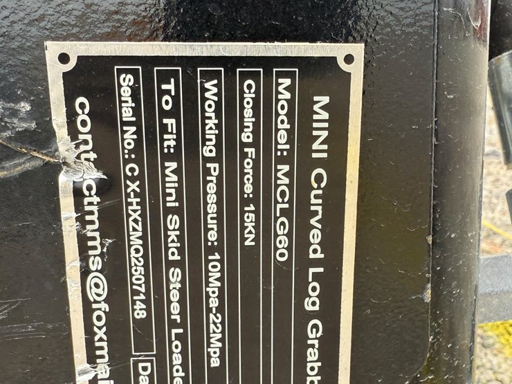 #230-•-#26331-•-unused-giyi-mini-skid-steer-curbed-log-grabber-cxhxzmq507148-image-5