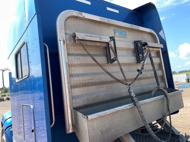 #2108-•-2012-peterbilt-truck-tractor-(has-mn-title-in-delay)-image-12