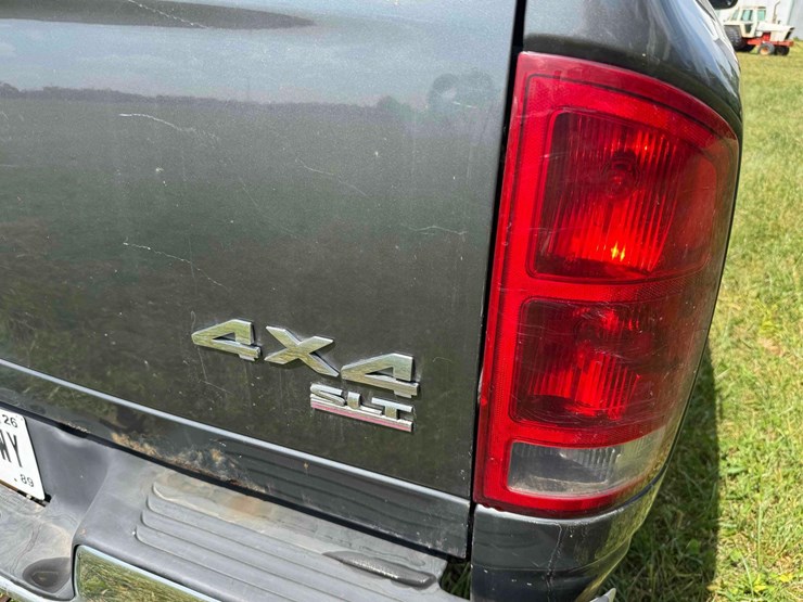 2004-dodge-1500-image-12