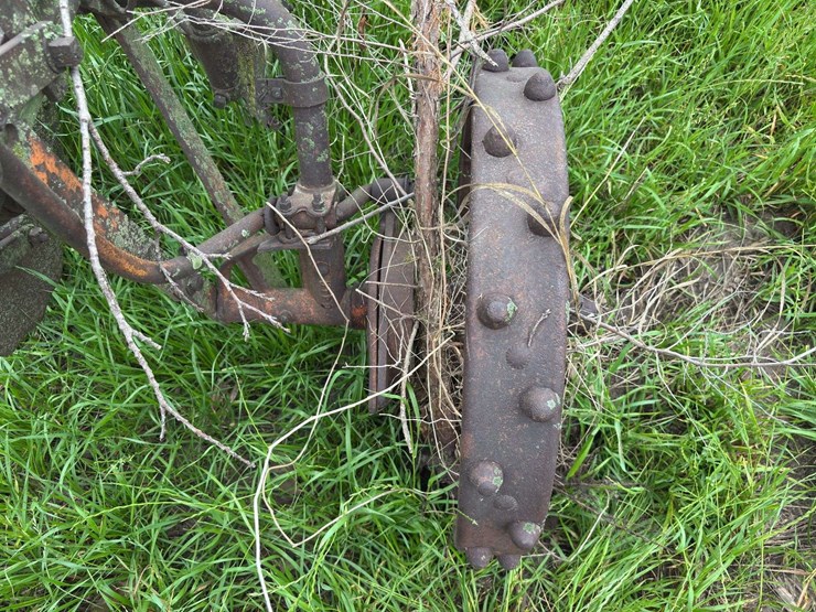 2-bottom-14”-pull-type-plow-image-27