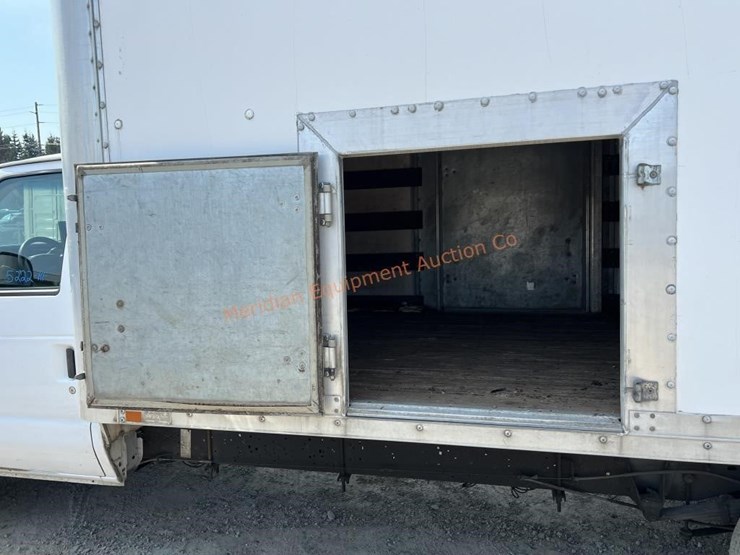 2012-ford-e450-image-17