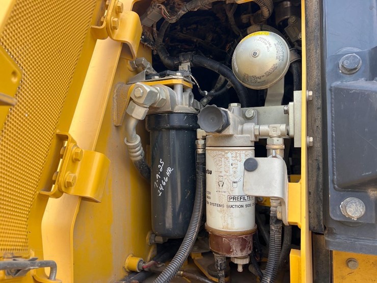 2018-komatsu-d51px-24-image-16