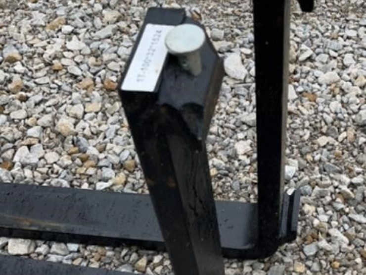 new-60in-x-4in-pallet-forks-image-2