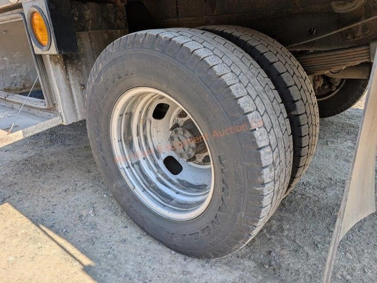 2015-ford-f350-image-28