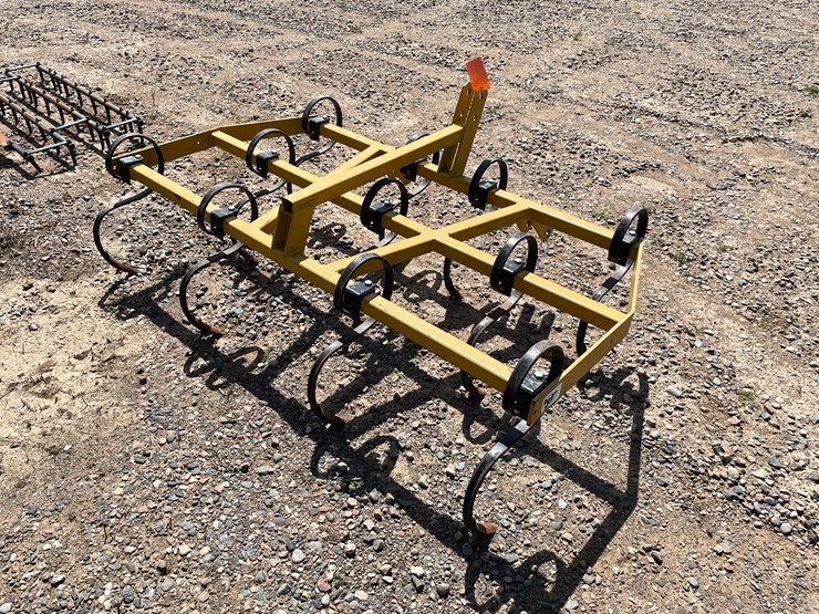 #2004-•-3-point-cultivator-tractor-attachment-image-2