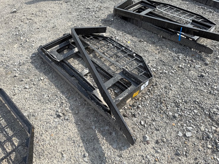 #2000-•-#26292-•-unused-giyi-skid-steer-forks-d14769-image-4