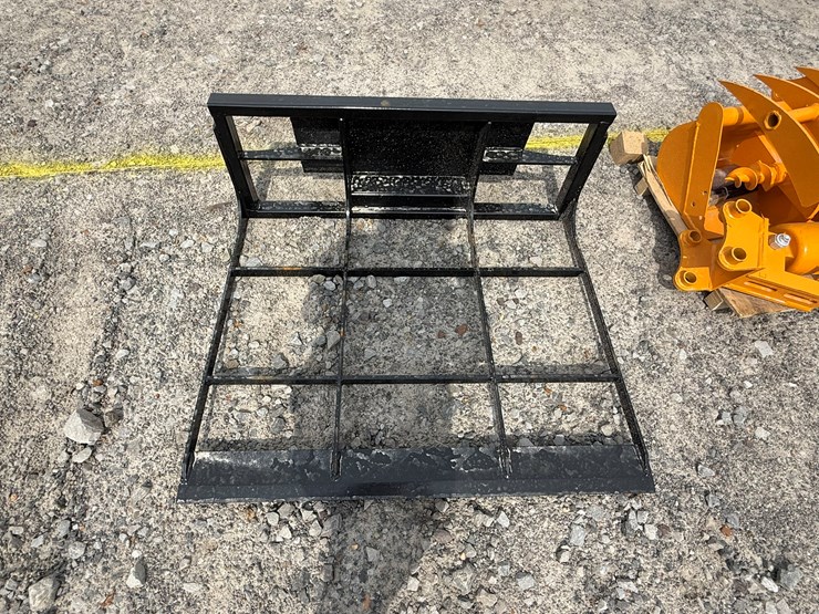 #230-•-#26324-•-unused-giyi-40"-mini-skid-steer-land-leveler-pdw2507178-image-4