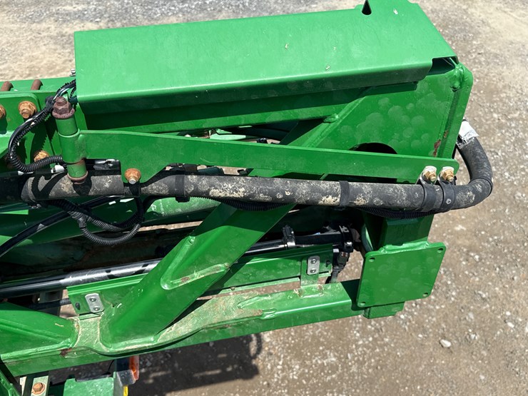 2018-john-deere-r4038-image-39