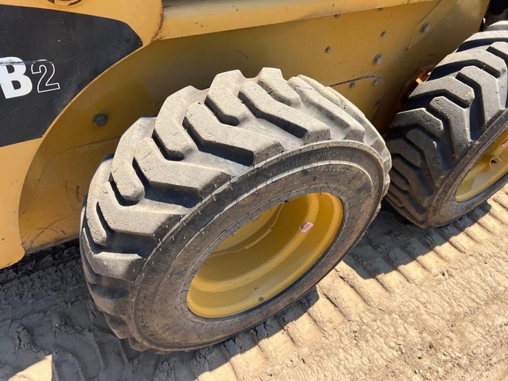 2008-caterpillar-226b2-image-11