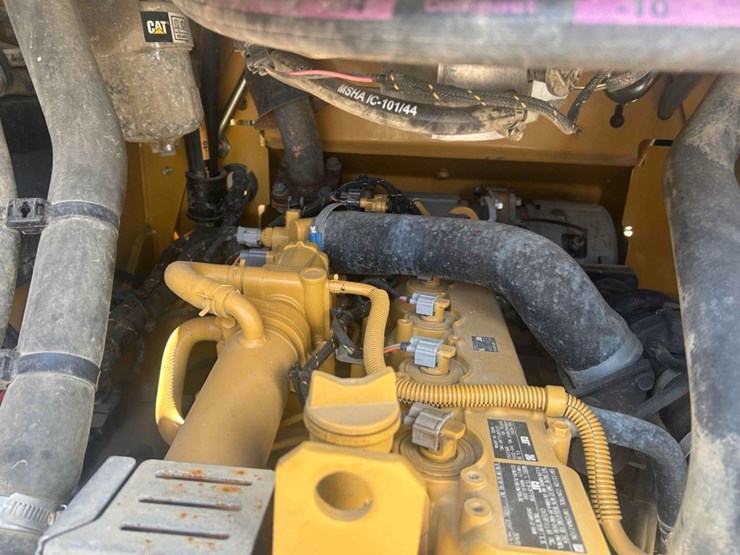 2022-caterpillar-279d3-image-15