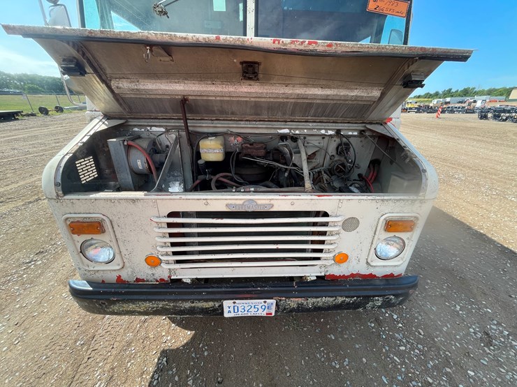 #2144-•-1982-chevrolet-kurbmaster-box-truck-(has-mn-title)-image-18
