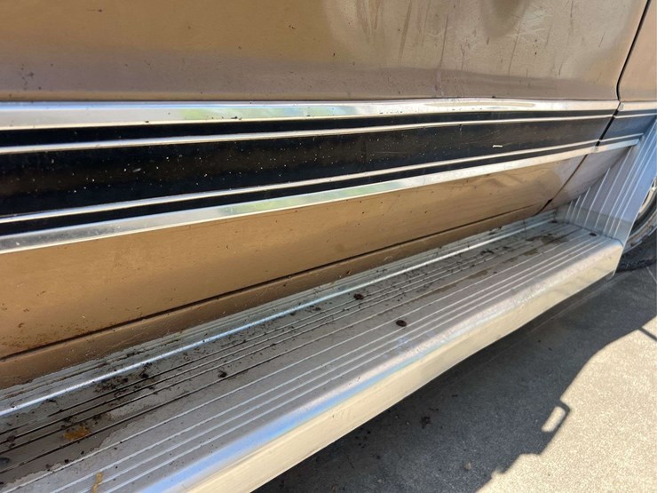 1969-chevy-c20-custom-camper-image-95