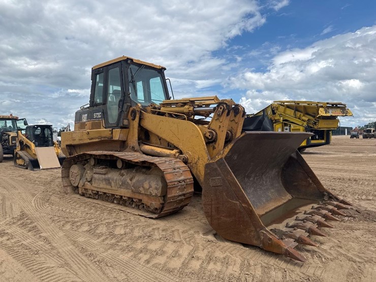 2002-caterpillar-973c-image-4