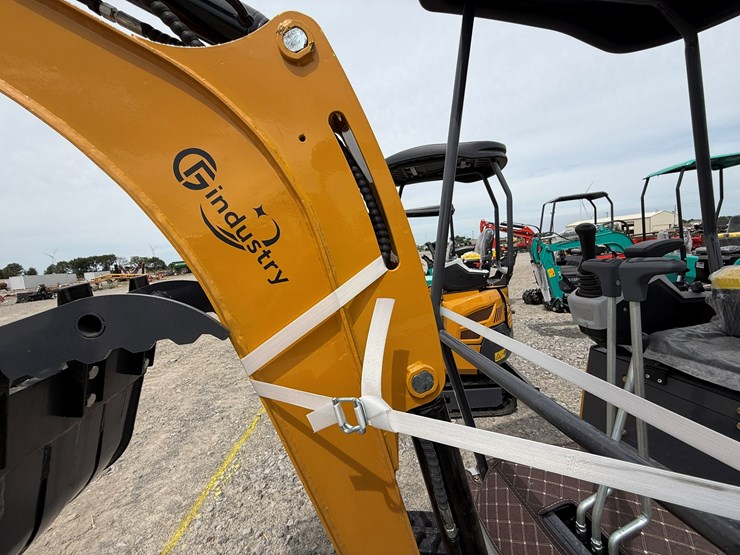 #220-•-#26489-•-unused-cfg-xz20r-mini-excavator-xz20r202507070018-image-11