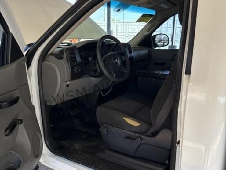 2012-chevrolet-silverado-1500-image-21