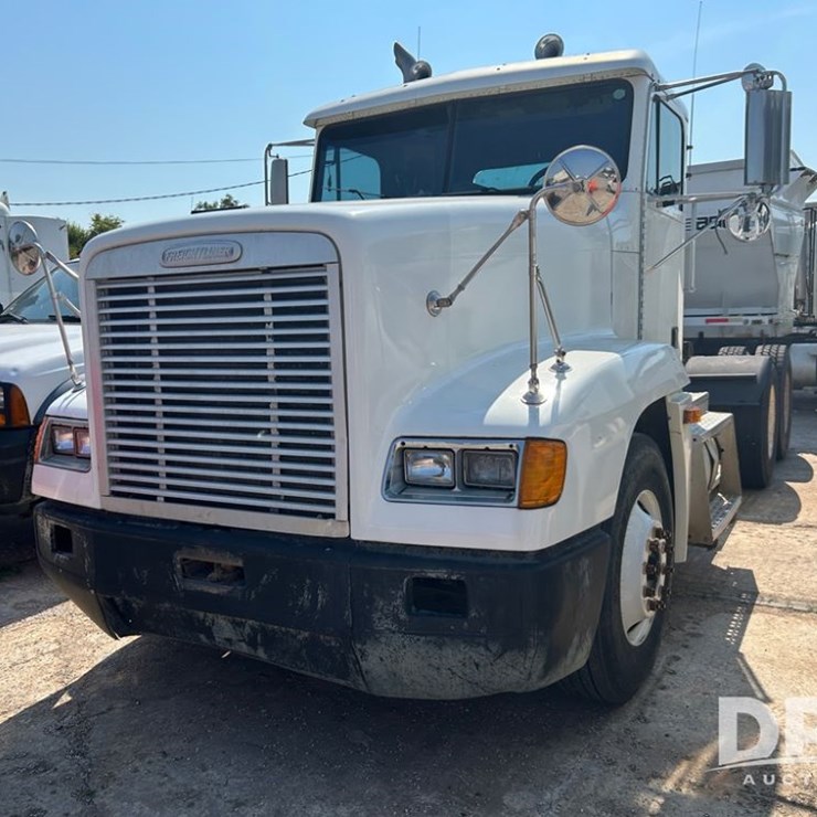1998 Freightliner Day Cab Truck (CP0657, Unit 28648)