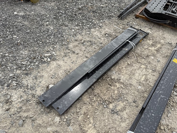 #2000-•-#26367-•-unused-giyi-7'-forklift-extension-forks-image-3