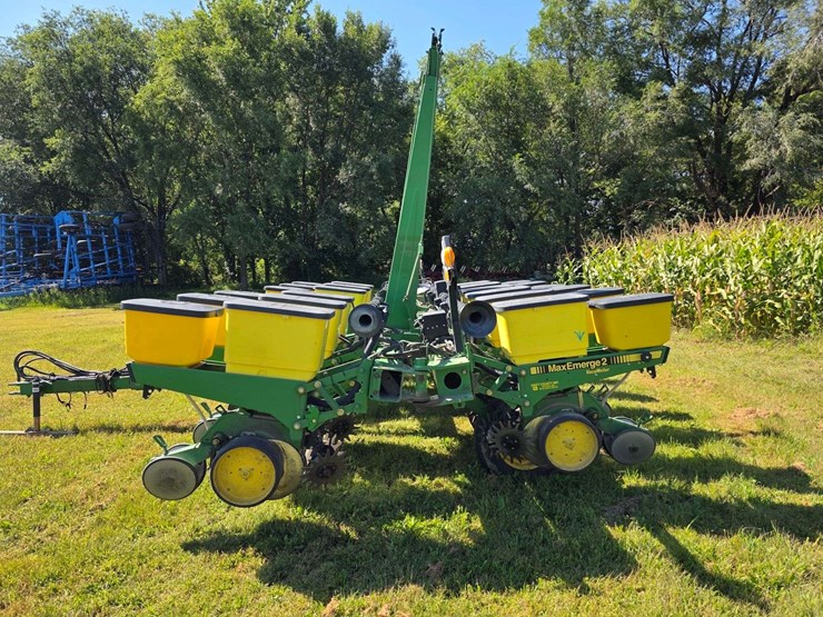 john-deere-7200-image-12