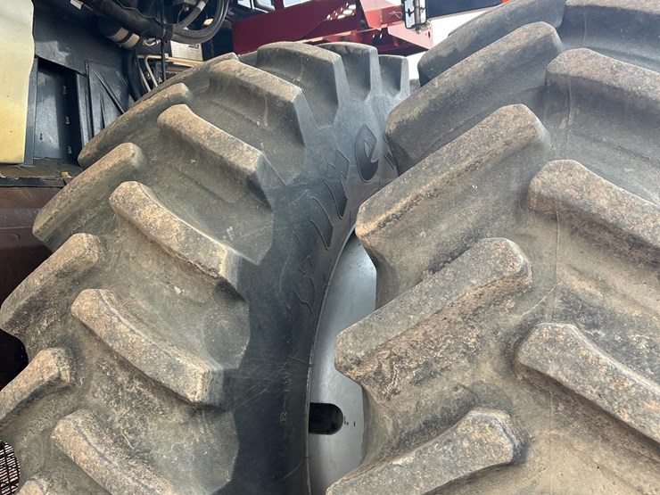 2015-case-ih-8240-image-31