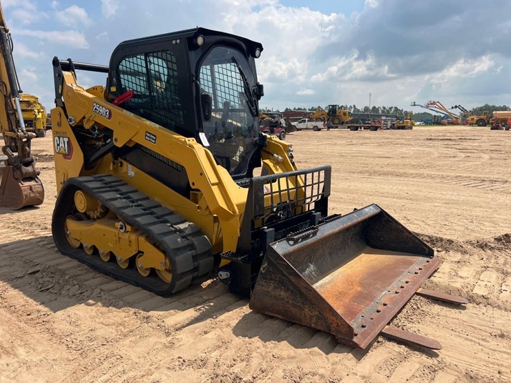 2023-caterpillar-259d3-image-5