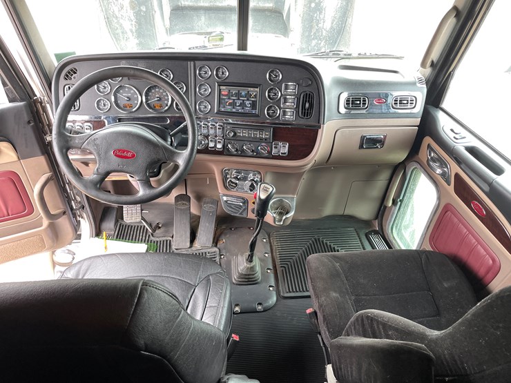 2013-peterbilt-386-image-73