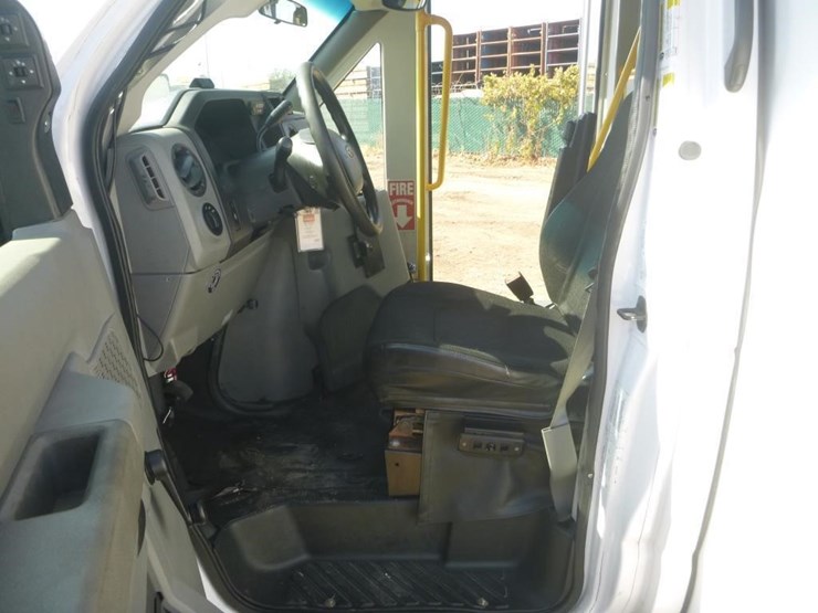 2018-ford-e450-image-12